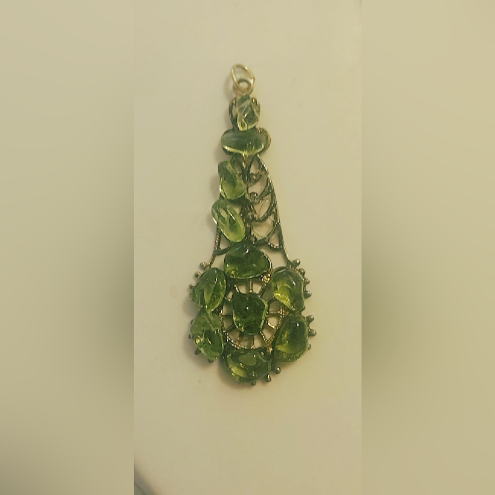 Vintage peridot Green Gemstone Pendant 9ct